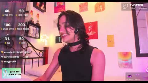 Snapshot of aaron_darkus chatting on 10.12.25 Aaron online show from 10.12.25