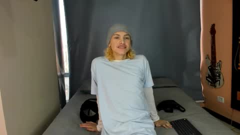 Snapshot of aaron_fordd chatting on 11.21.25 Aaron fordd online show from 11.21.25