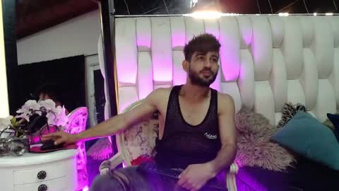 aaron_jones_1 online show from 04.15.26