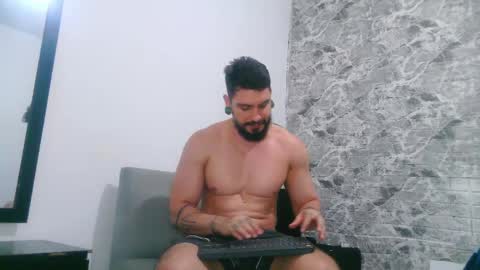 Snapshot of aaron_kwok28 chatting on 03.12.25 Aaron kwok online show from 03.12.25