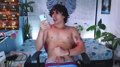 Snapshot of aaron_manuel chatting on 12.16.24 Manul online show from 12.16.24