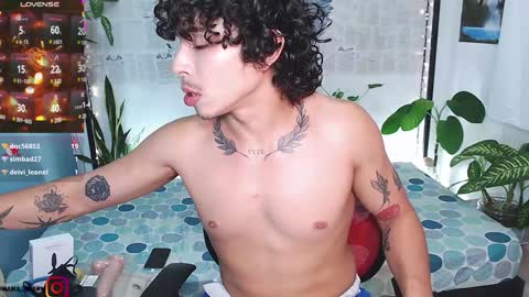 Snapshot of aaron_manuel chatting on 12.20.24 Manul online show from 12.20.24