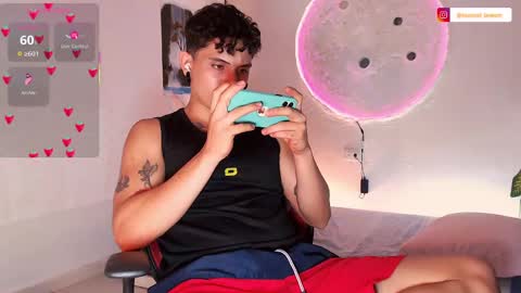 Snapshot of aaron_manuel chatting on 03.02.25 Manul online show from 03.02.25