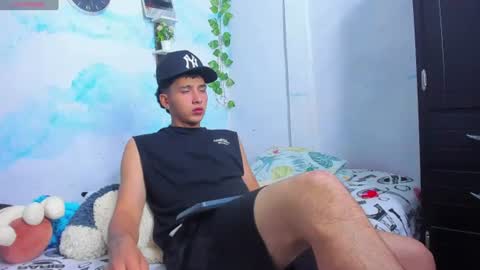 Snapshot of aaron_mercury chatting on 07.17.26 aaron_mercury online show from 07.17.26