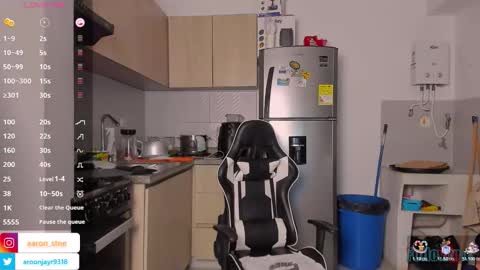 Snapshot of aaron_st chatting on 02.06.26 Aaron online show from 02.06.26