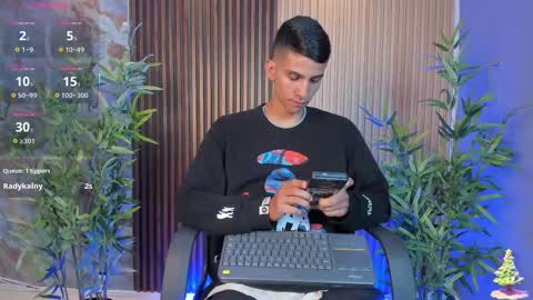 Aaron online show from 12.18.25