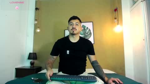 Your aron  online show from 03.05.25