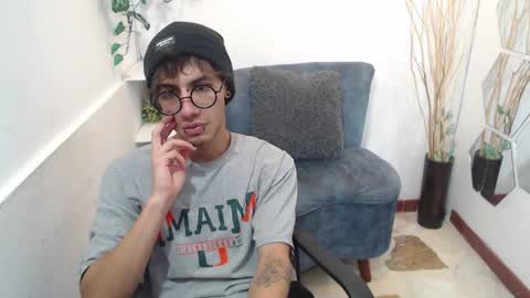 Snapshot of aaronbeer_ chatting on 02.13.26 Aaron online show from 02.13.26