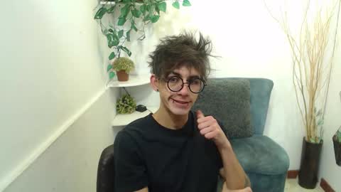 Snapshot of aaronbeer_ chatting on 02.18.26 Aaron online show from 02.18.26