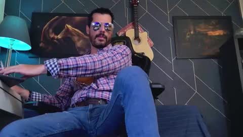 Snapshot of aaronbomer chatting on 02.26.26 Aaron online show from 02.26.26