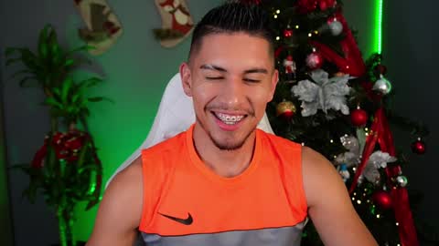 Snapshot of aaronfox_ chatting on 12.16.24 AARON online show from 12.16.24