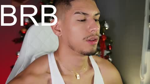 Snapshot of aaronfox_ chatting on 12.17.24 AARON online show from 12.17.24