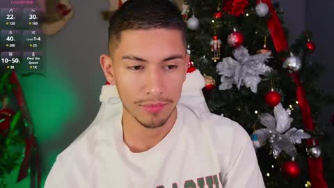 Snapshot of aaronfox_ chatting on 12.25.24 AARON online show from 12.25.24