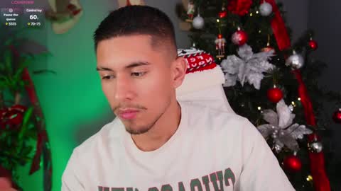 Snapshot of aaronfox_ chatting on 12.26.24 AARON online show from 12.26.24