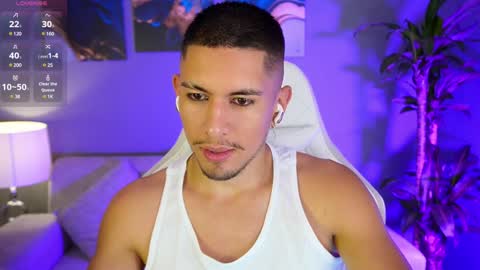 Snapshot of aaronfox_ chatting on 01.06.25 AARON online show from 01.06.25