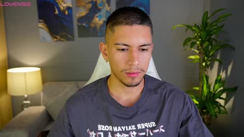 Snapshot of aaronfox_ chatting on 01.08.25 AARON online show from 01.08.25