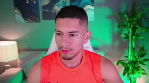 Snapshot of aaronfox_ chatting on 01.18.25 AARON online show from 01.18.25