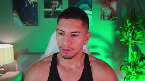 Snapshot of aaronfox_ chatting on 01.23.25 AARON online show from 01.23.25