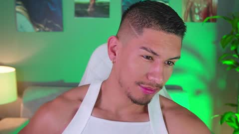 Snapshot of aaronfox_ chatting on 01.26.25 AARON online show from 01.26.25