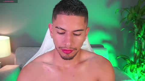 Snapshot of aaronfox_ chatting on 01.30.25 AARON online show from 01.30.25