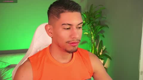 Snapshot of aaronfox_ chatting on 01.31.25 AARON online show from 01.31.25