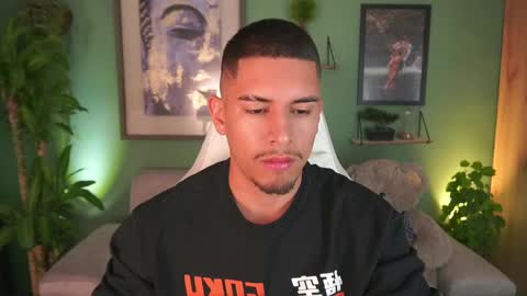 Snapshot of aaronfox_ chatting on 02.19.25 AARON online show from 02.19.25