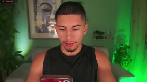 Snapshot of aaronfox_ chatting on 02.25.25 AARON online show from 02.25.25