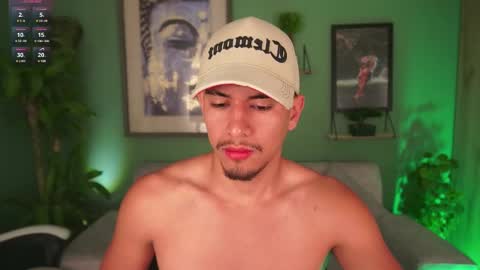 Snapshot of aaronfox_ chatting on 02.27.25 AARON online show from 02.27.25