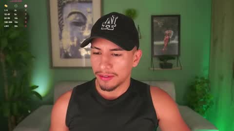 Snapshot of aaronfox_ chatting on 02.27.25 AARON online show from 02.27.25