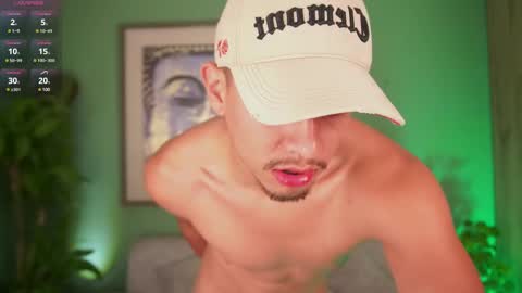 Snapshot of aaronfox_ chatting on 03.01.25 AARON online show from 03.01.25