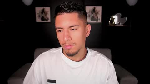 Snapshot of aaronfox_ chatting on 09.09.25 AARON online show from 09.09.25