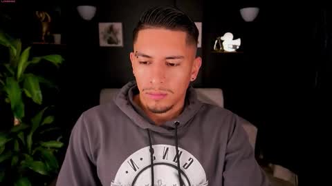 Snapshot of aaronfox_ chatting on 09.19.25 AARON online show from 09.19.25