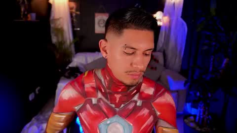 Snapshot of aaronfox_ chatting on 10.01.25 AARON online show from 10.01.25