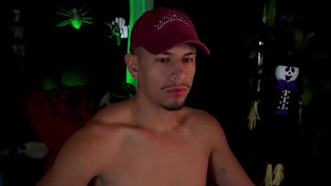 Snapshot of aaronfox_ chatting on 10.16.25 AARON online show from 10.16.25