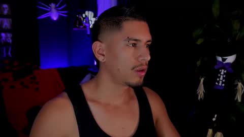 Snapshot of aaronfox_ chatting on 10.21.25 AARON online show from 10.21.25