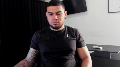 ig aaron hunter123 online show from 04.01.26