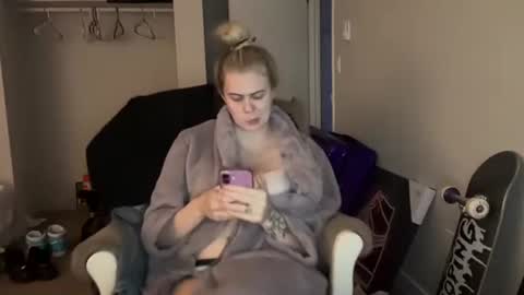 Snapshot of ababyy2901 chatting on 10.30.25 ababyy2901 online show from 10.30.25