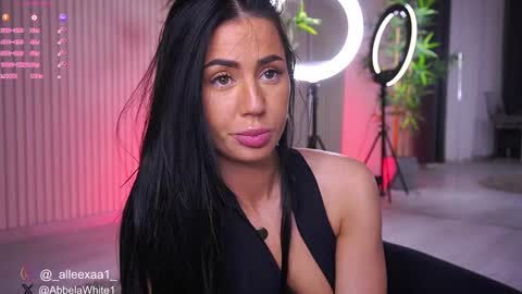 Snapshot of abbela_white chatting on 01.03.25 Alexa online show from 01.03.25