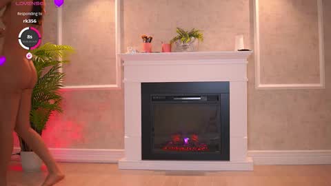 Snapshot of abbela_white chatting on 10.13.25 Alexa online show from 10.13.25