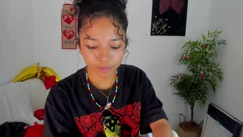 Lucia  online show from 02.15.25
