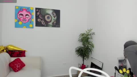 Lucia  online show from 02.20.25