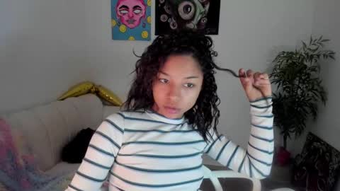 Lucia  online show from 03.04.25