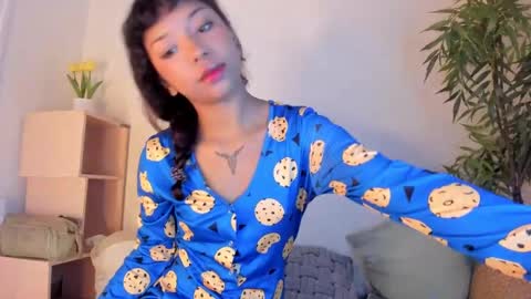 Lucia  online show from 09.26.25