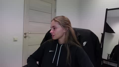 ABBY LAKER online show from 01.01.25