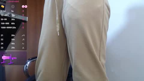 Snapshot of abby_taylorr_ chatting on 11.05.25 Vannesa online show from 11.05.25