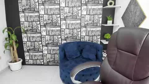 abby_thomsonn online show from 09.09.25