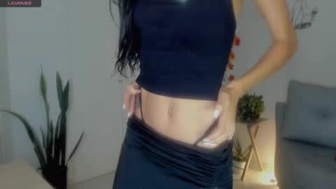 Laura  online show from 11.19.25