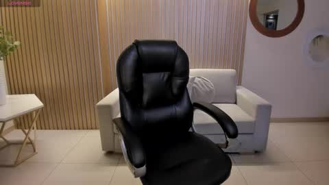 Snapshot of abbydalton chatting on 11.01.25 Abby Dalton online show from 11.01.25