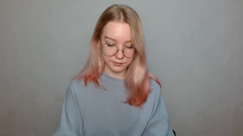 Abby Lovense is active online show from 12.23.24