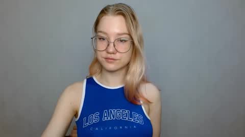 Abby Lovense is active online show from 01.15.25